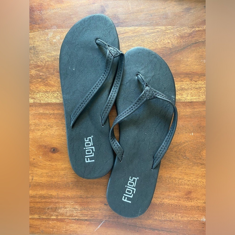 Flojos Flip Flop Sandals Vacation Coastal Beach Summer Casual Resortwear Cruise